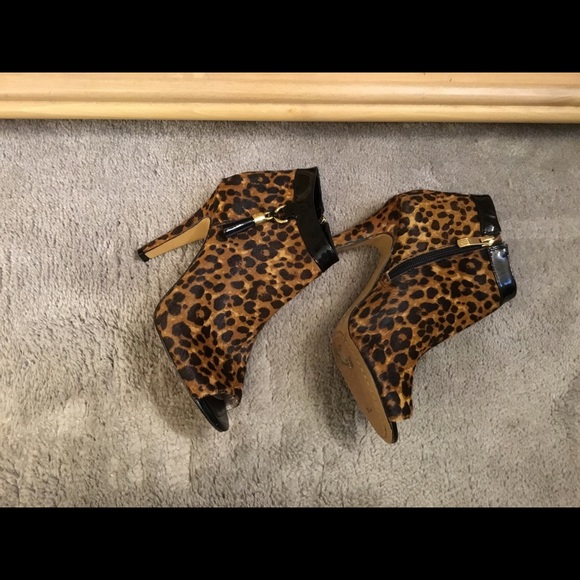 Vince Camuto Booties - Picture 1 of 6